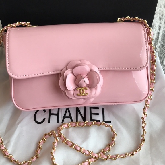 BRAND NEW Pink CC Shoulder Bag with gold accent Chain Strap - Picture 2 of 7